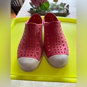 Girls pink Natives Size 1